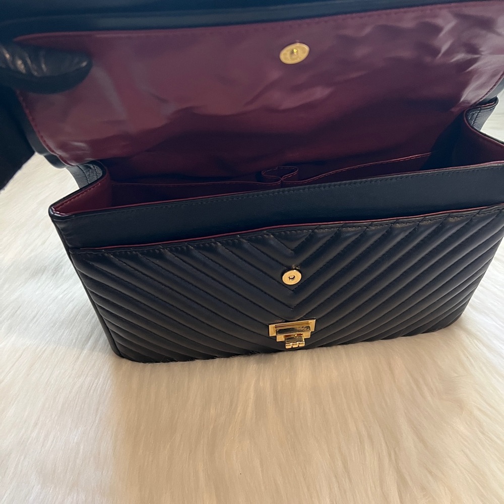 Luxury designer purse. - Picture 11 of 15